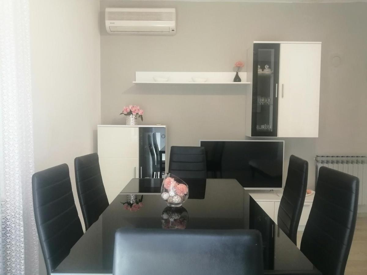Apartment Vera, 80 M From The Sea Novigrad Istria Eksteriør bilde