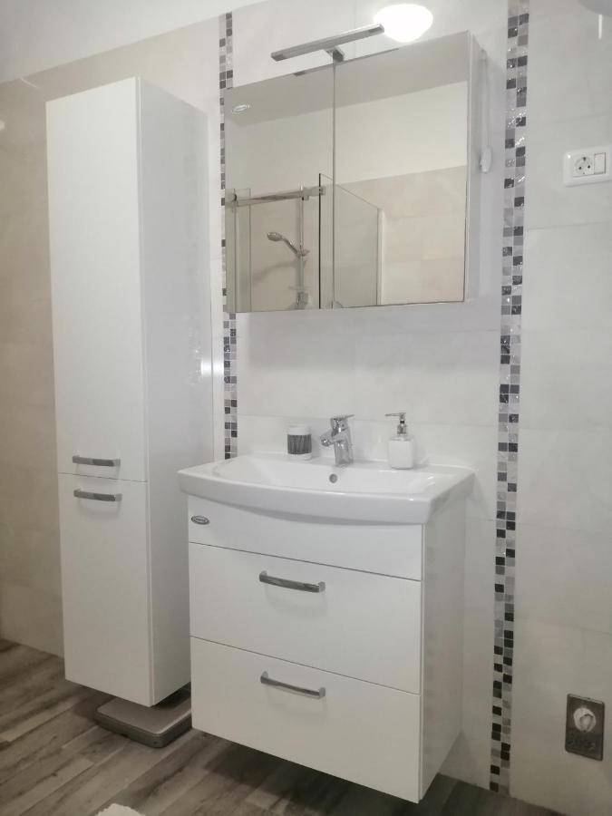 Apartment Vera, 80 M From The Sea Novigrad Istria Eksteriør bilde